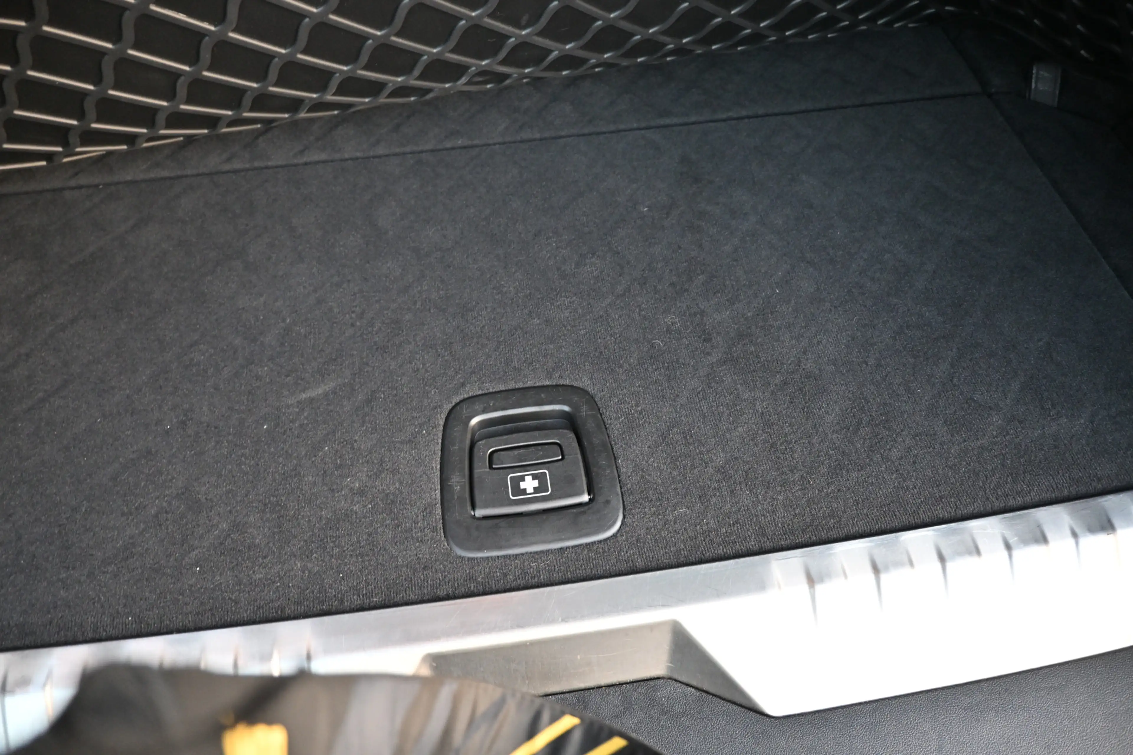 BMW 530 5-serie Touring 530e xDrive Business Edition Plus — photo 35