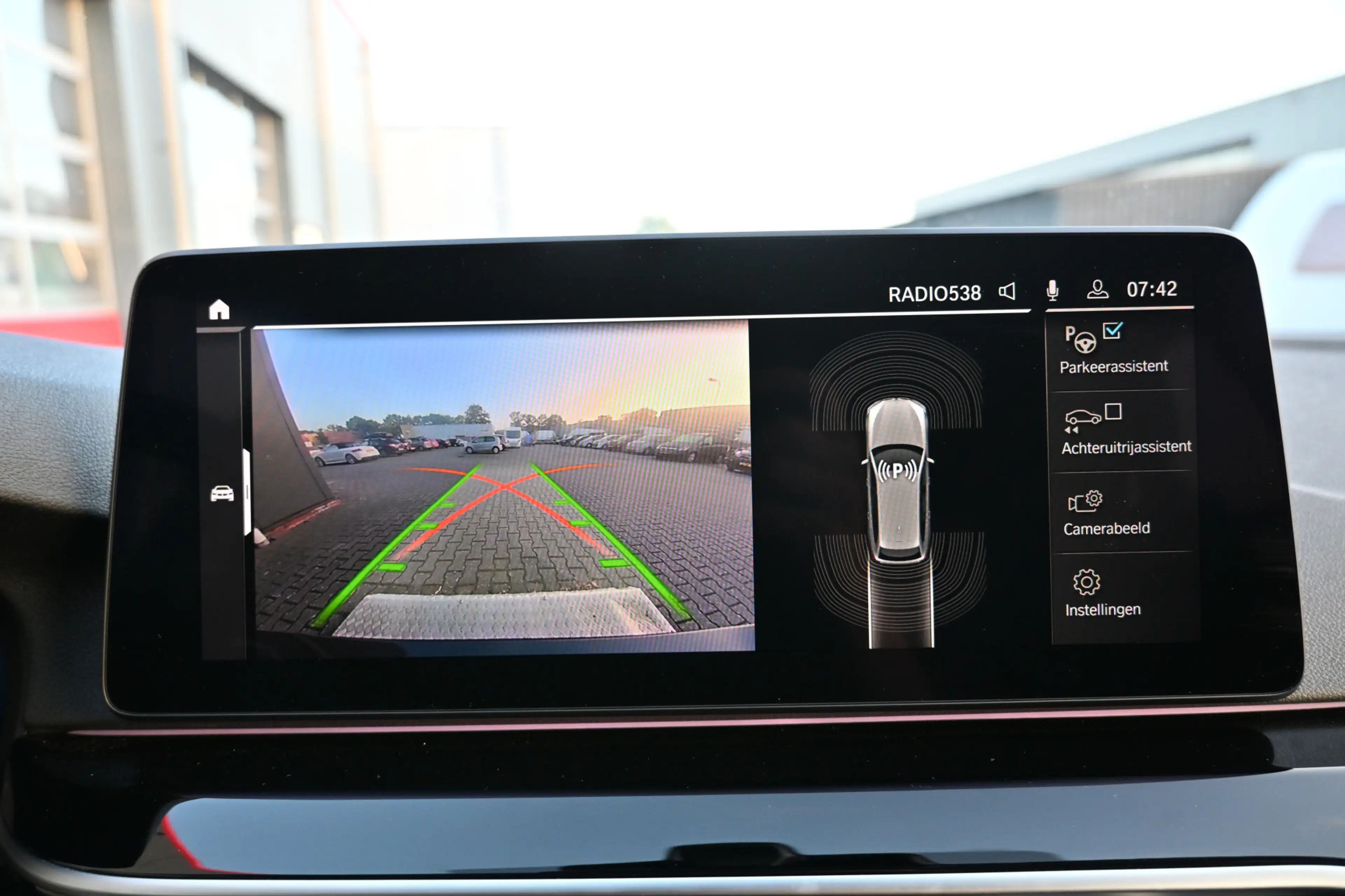 BMW 530 5-serie Touring 530e xDrive Business Edition Plus — photo 17