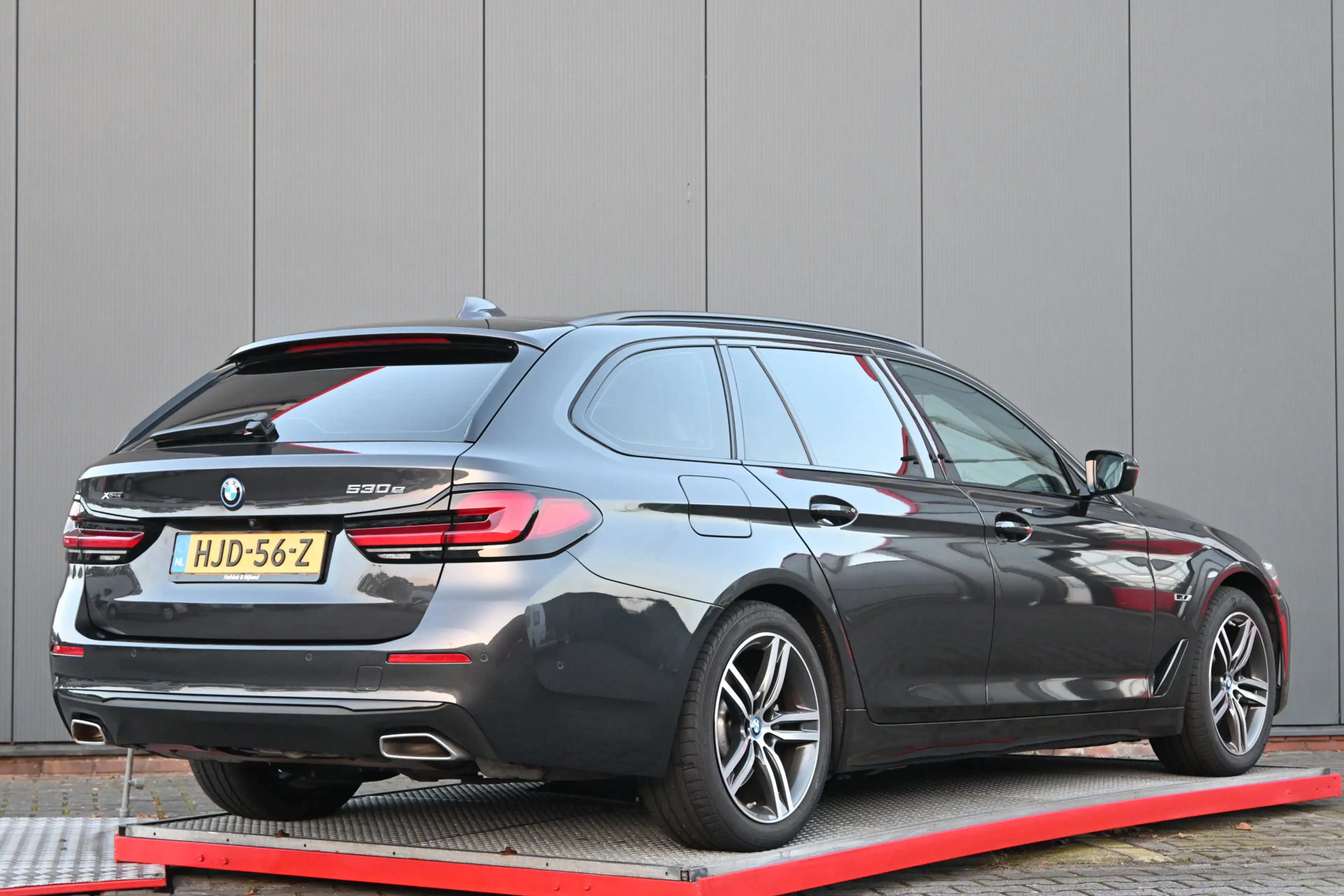BMW 530 5-serie Touring 530e xDrive Business Edition Plus — photo 3