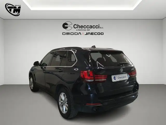 BMW X5 view 4