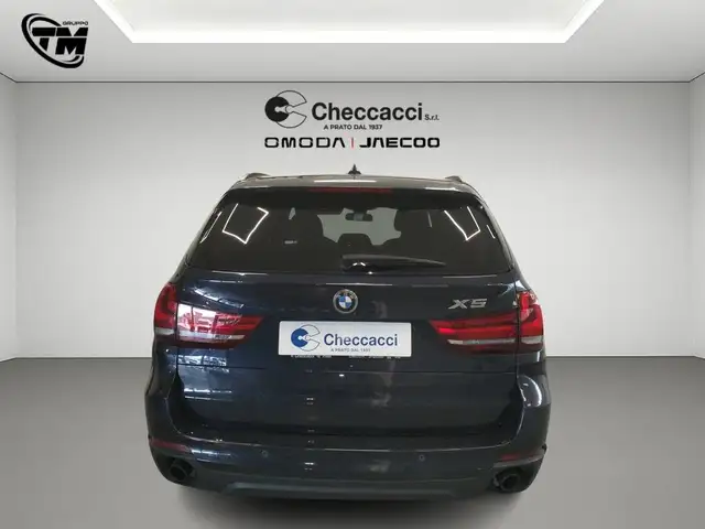 BMW X5 view 5
