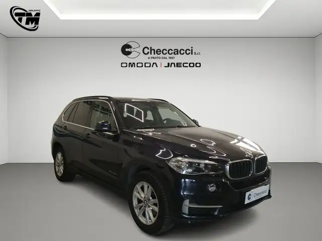 BMW X5 view 3