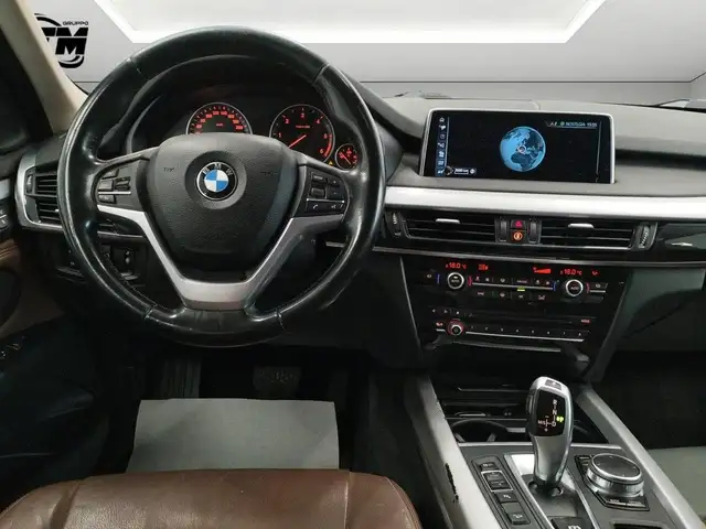 BMW X5 view 10