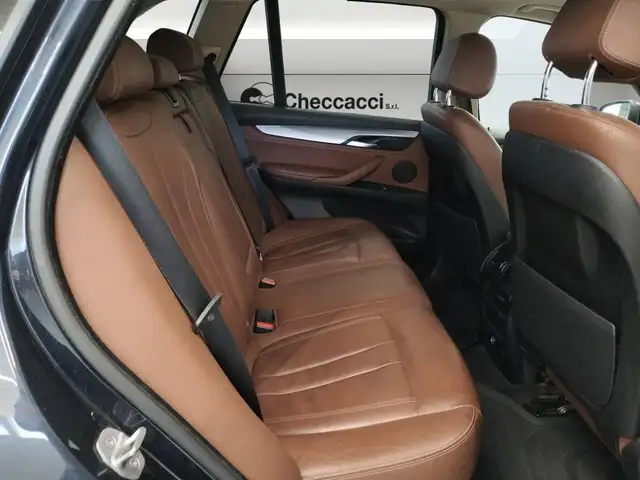 BMW X5 view 11