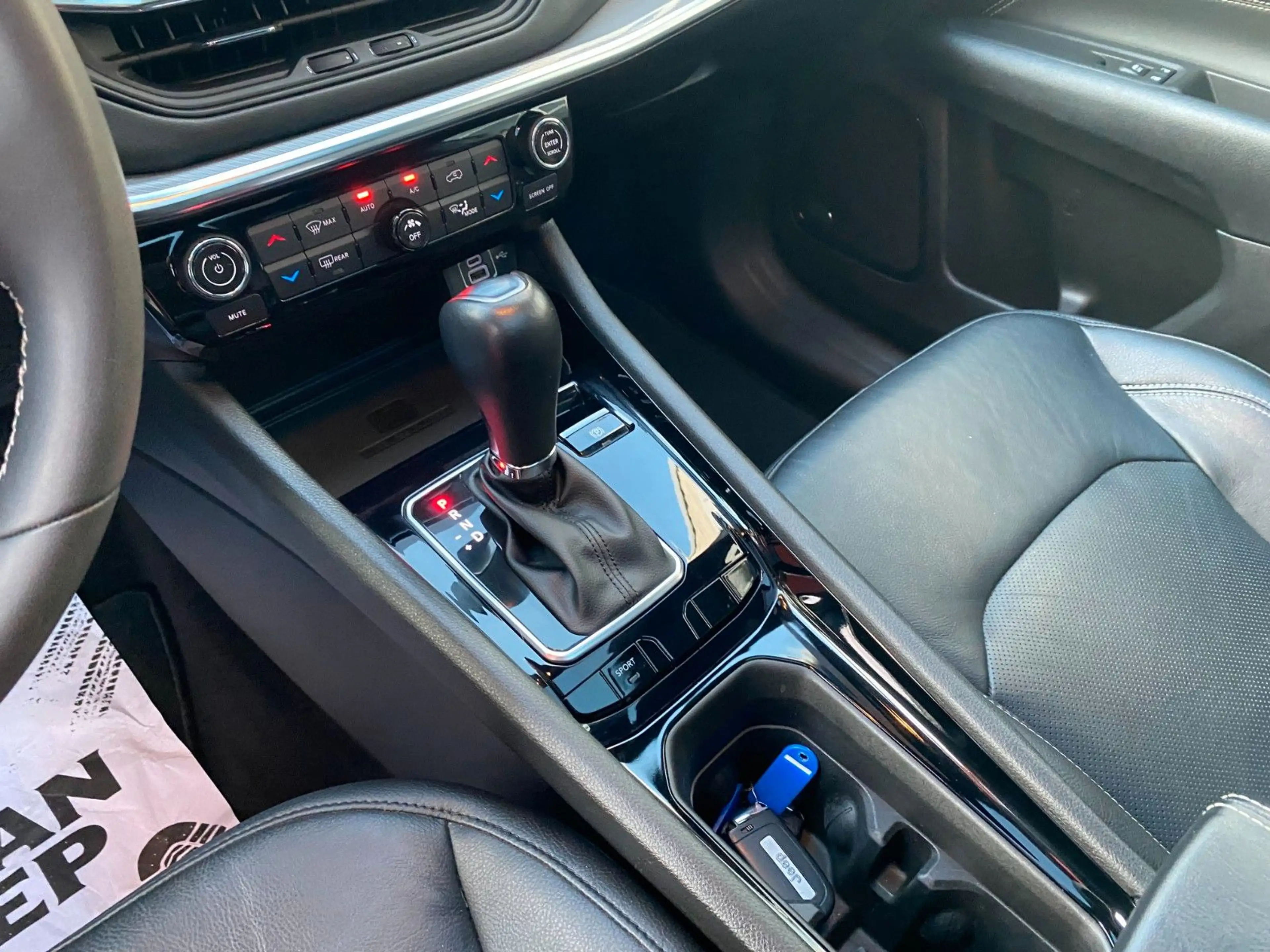 Jeep Compass S/Automatik/Pano/Alpine/Leder/360Grad — photo 10