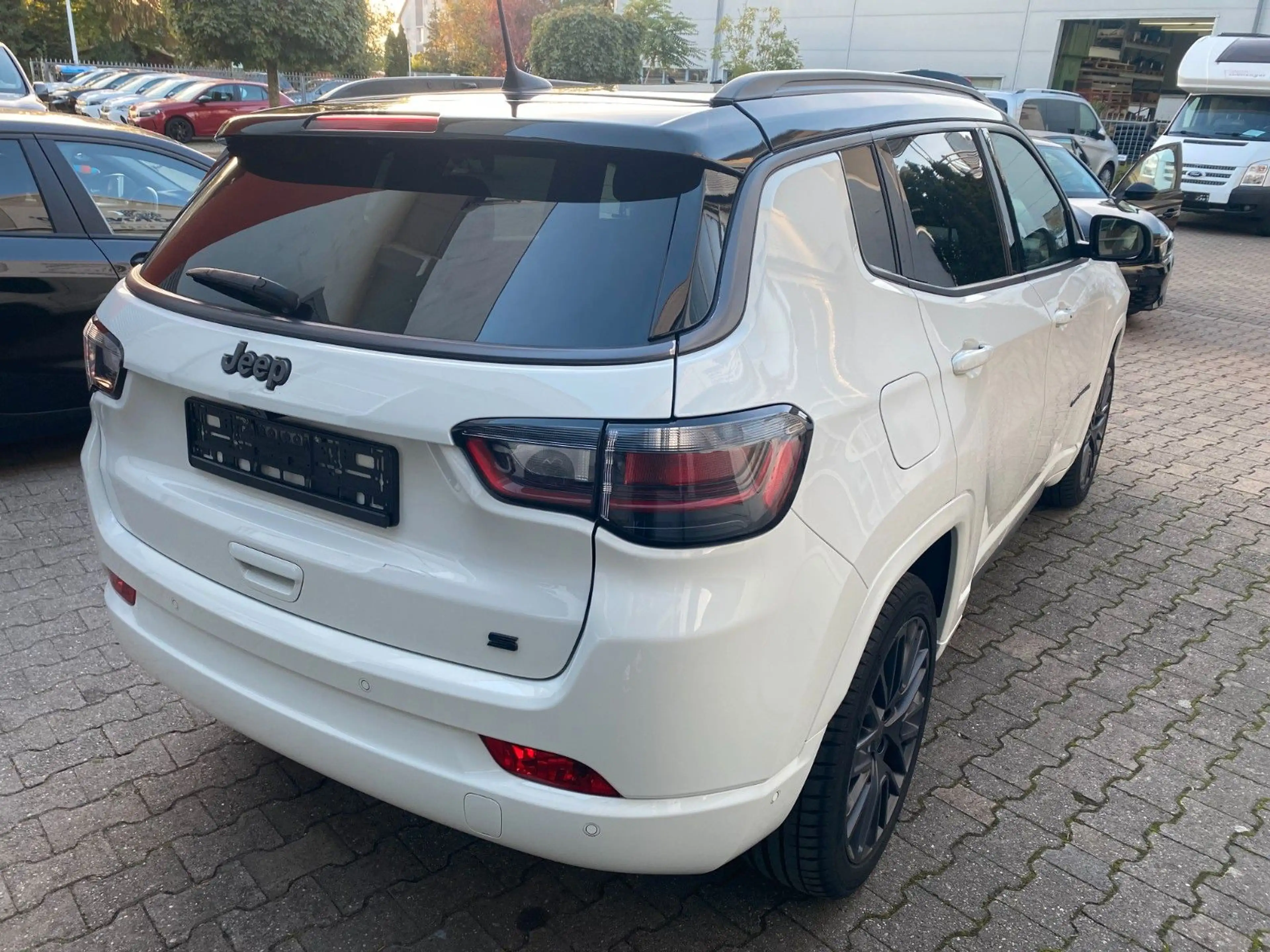 Jeep Compass S/Automatik/Pano/Alpine/Leder/360Grad — photo 4