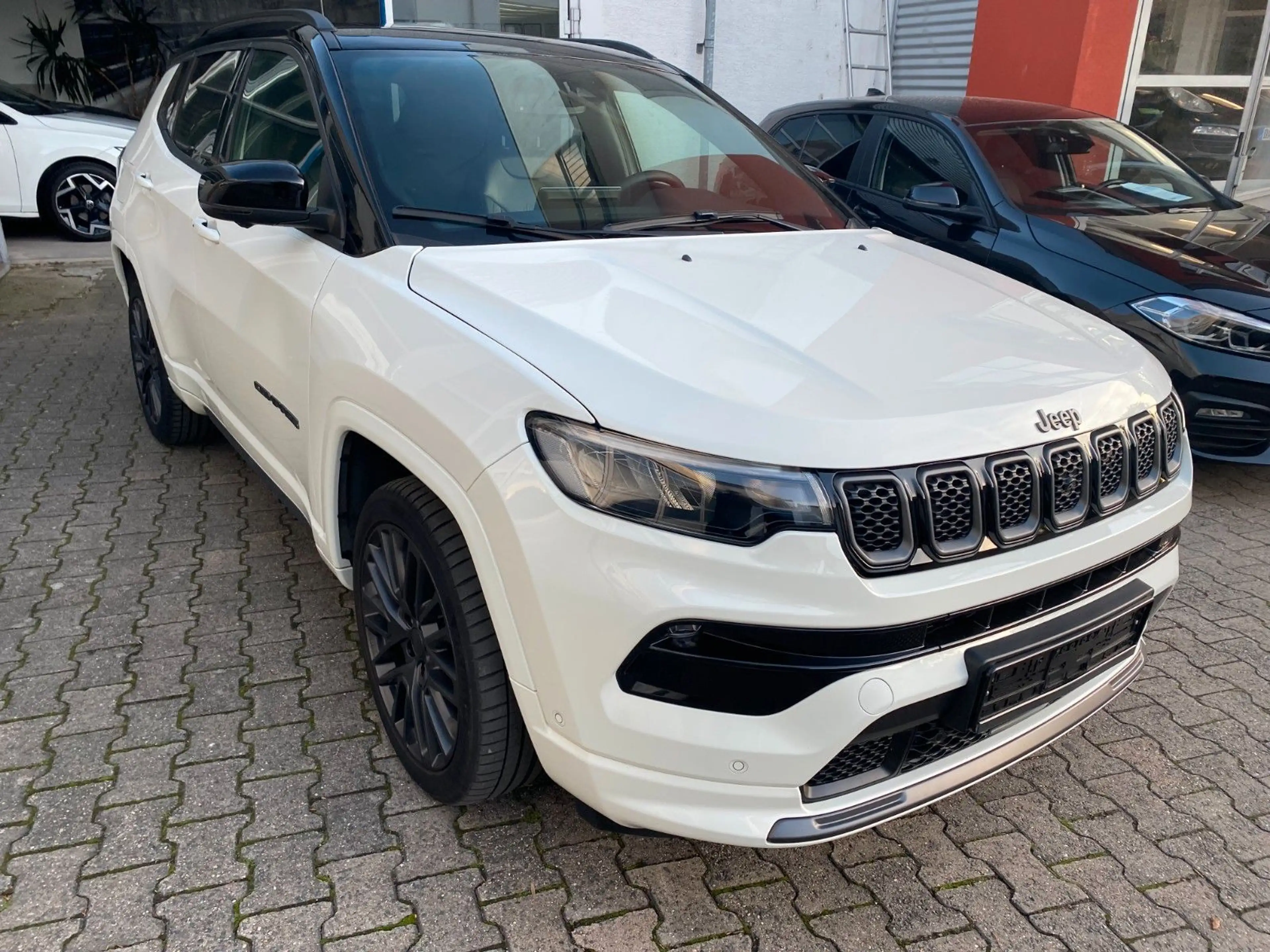 Jeep Compass S/Automatik/Pano/Alpine/Leder/360Grad — photo 6