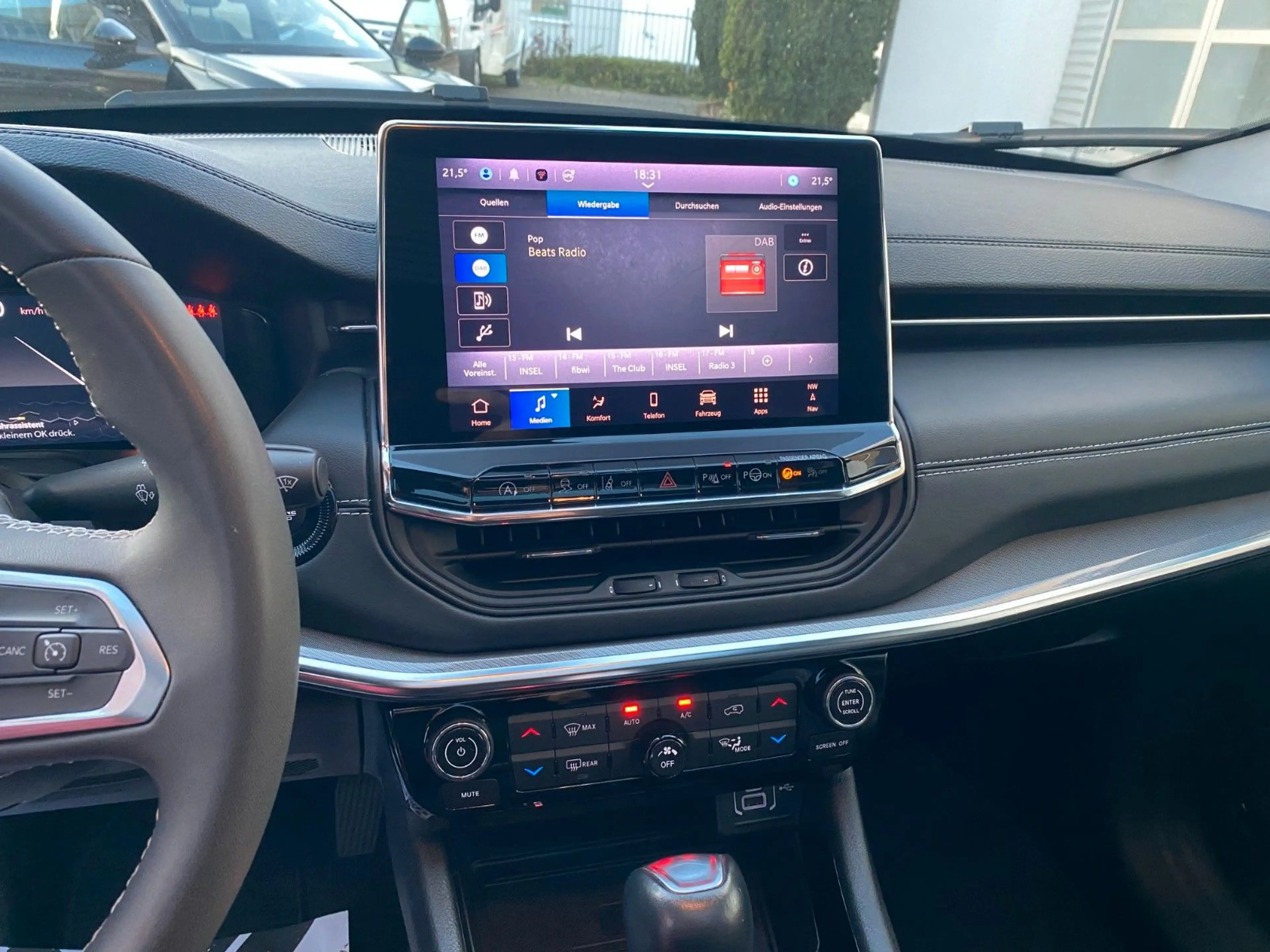 Jeep Compass S/Automatik/Pano/Alpine/Leder/360Grad — photo 9