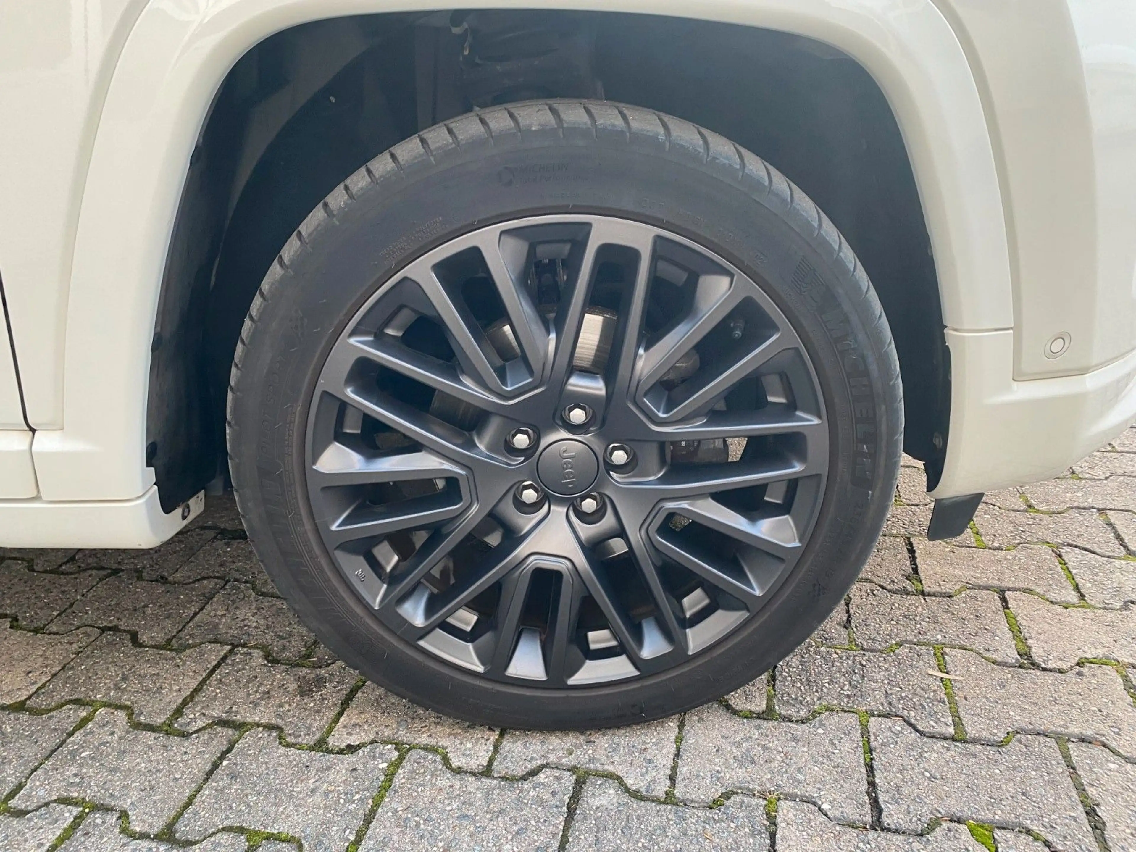 Jeep Compass S/Automatik/Pano/Alpine/Leder/360Grad — photo 7