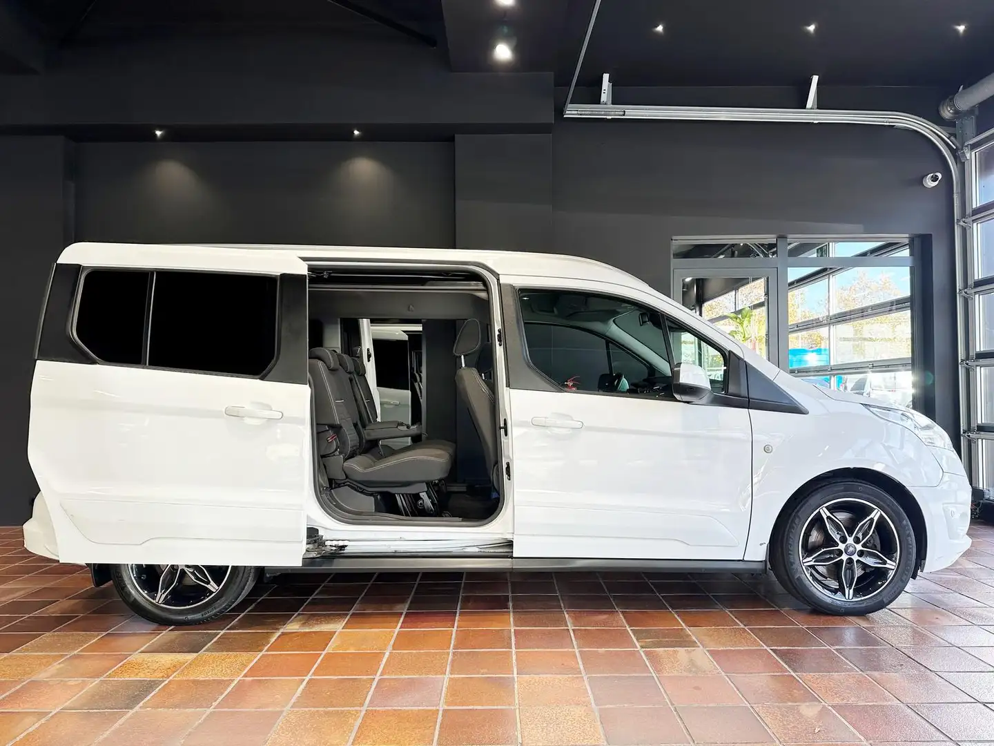Ford Grand Tourneo LANG TITANIUM 7-SITZE PANORAMA 1HD AHK KAMERA NAVI Weiß - 2