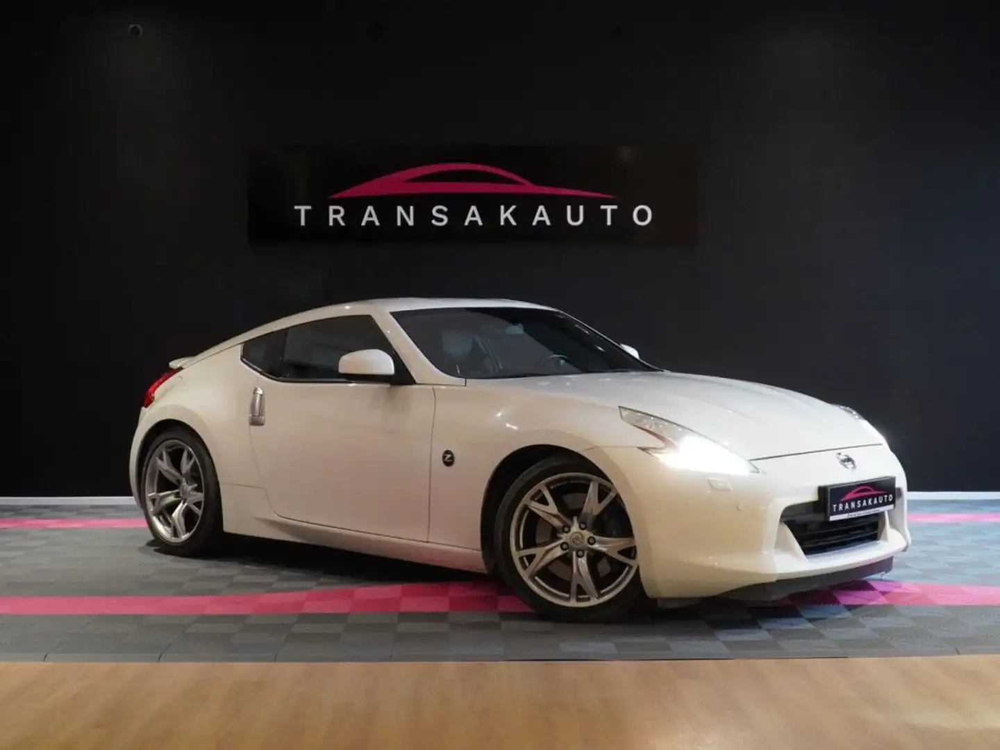 Nissan 370Z COUPE 3.7 V6 328ch BVM Blanc - 1