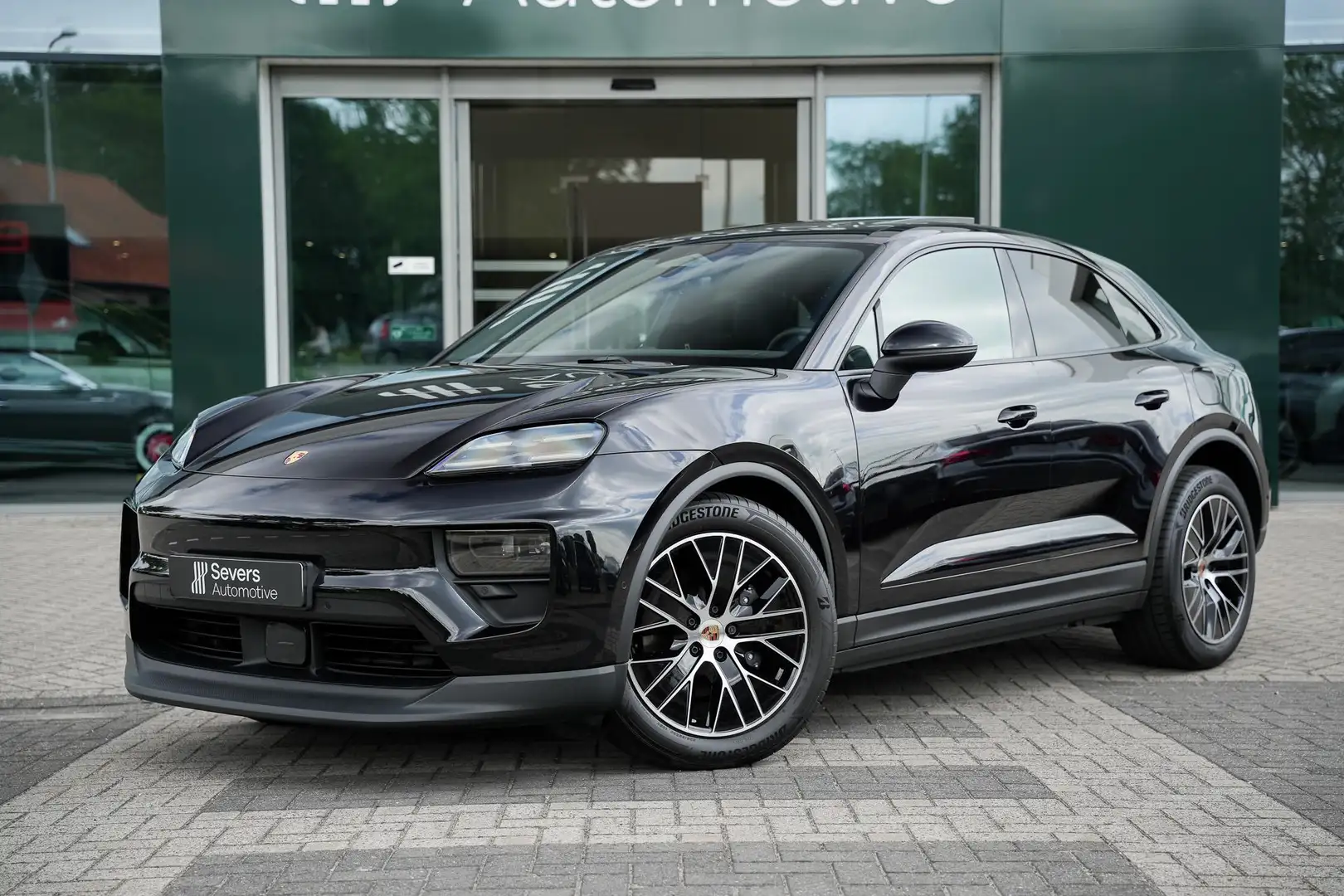 Porsche Macan 100 kWh | Panoramadak | |  Adaptieve luchtvering | Noir - 2