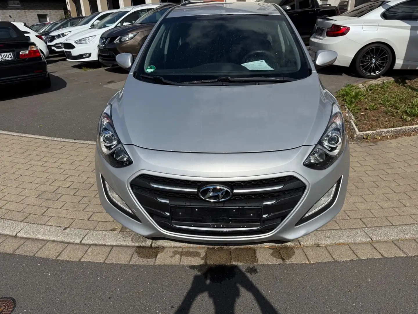 Hyundai i30 blue Classic  1.Hand.Klima,Alu,wenig Km.75. Argent - 2