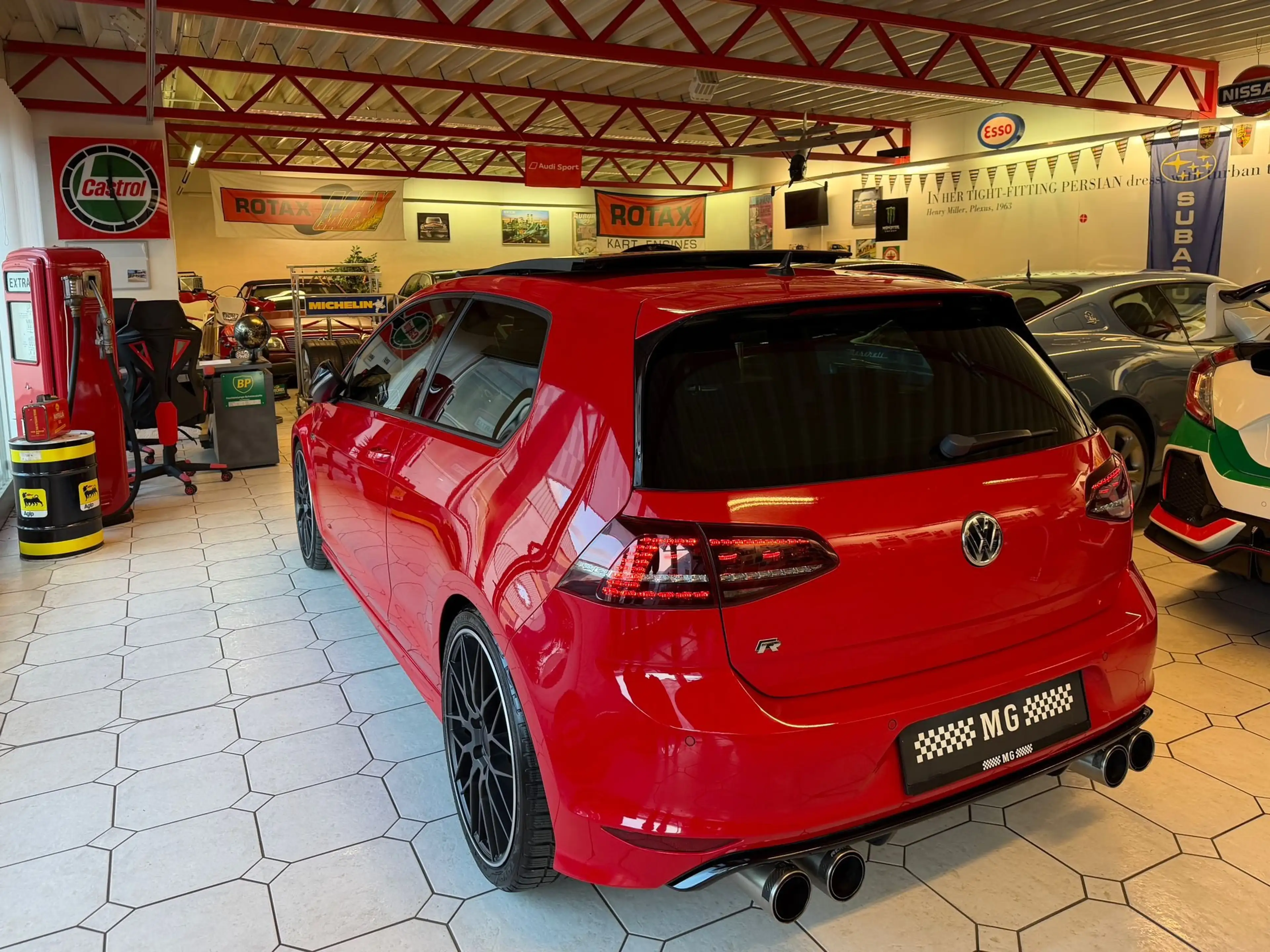 Volkswagen Golf R R BMT 4Motion Panorama — photo 15