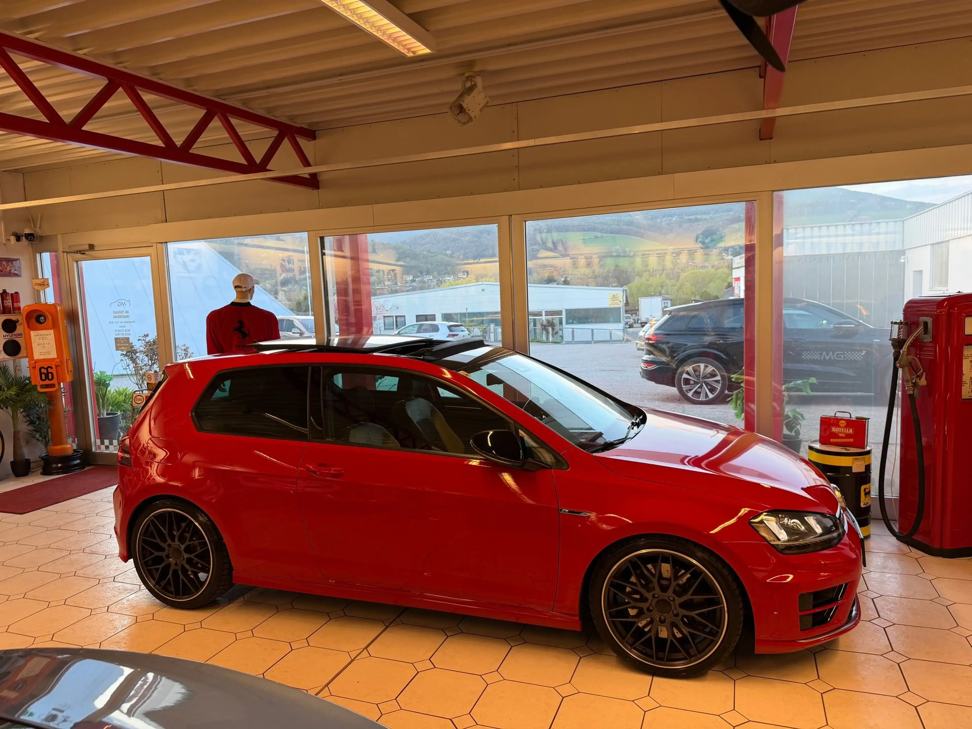 Volkswagen Golf R R BMT 4Motion Panorama — photo 11