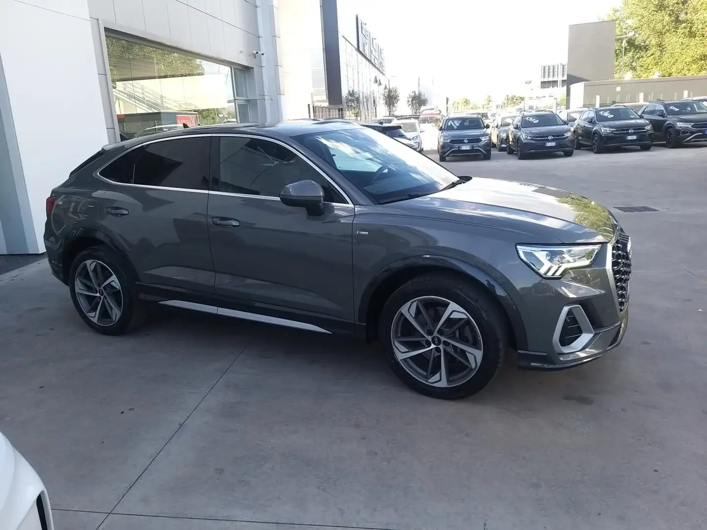 Audi Q3 Q3 Sportback40 2.0tdi Sline edition quattro200cv s Šedá - 1