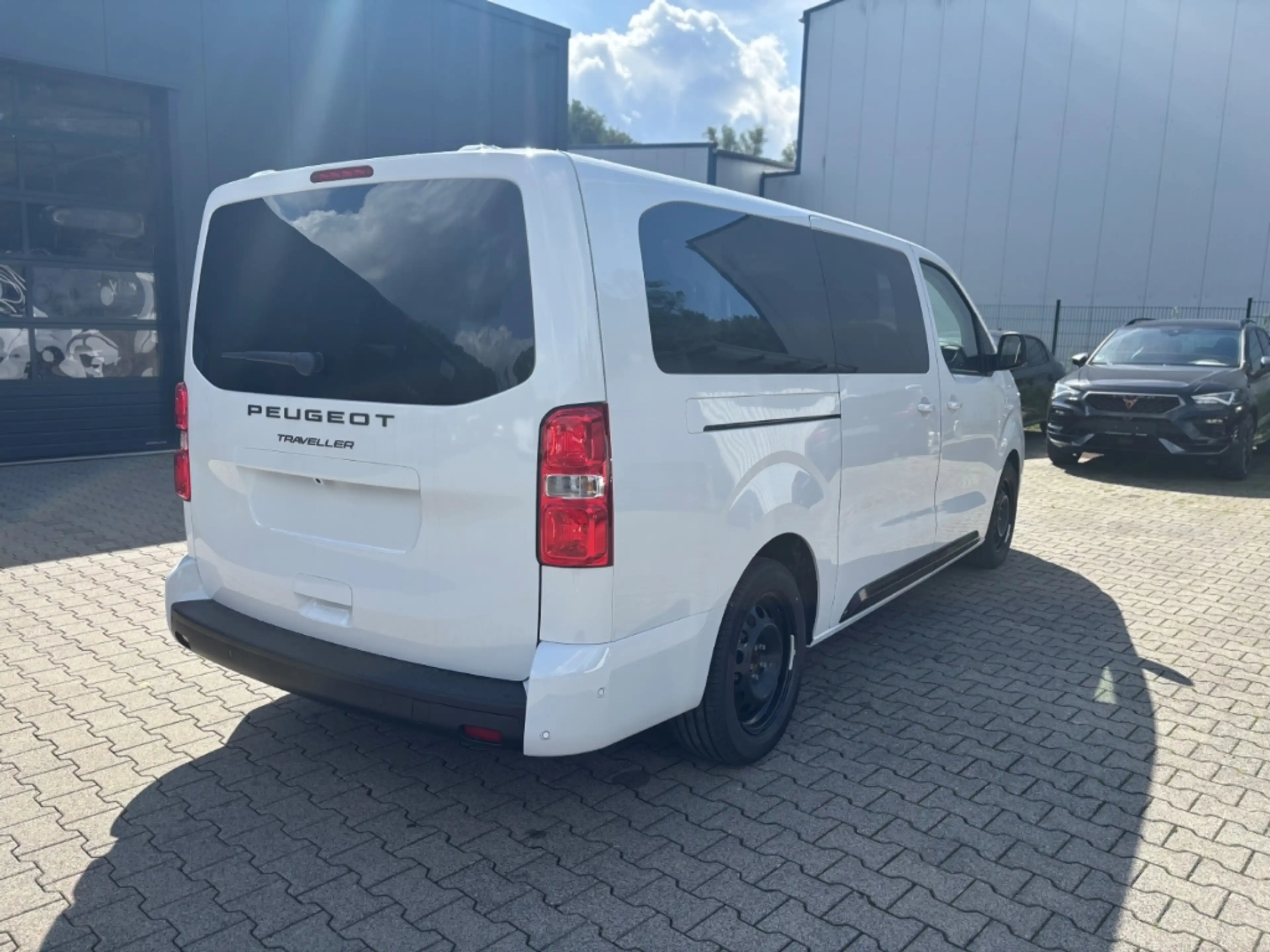 Peugeot Traveller Active L3 Diesel EAT8 KAMERA — photo 4