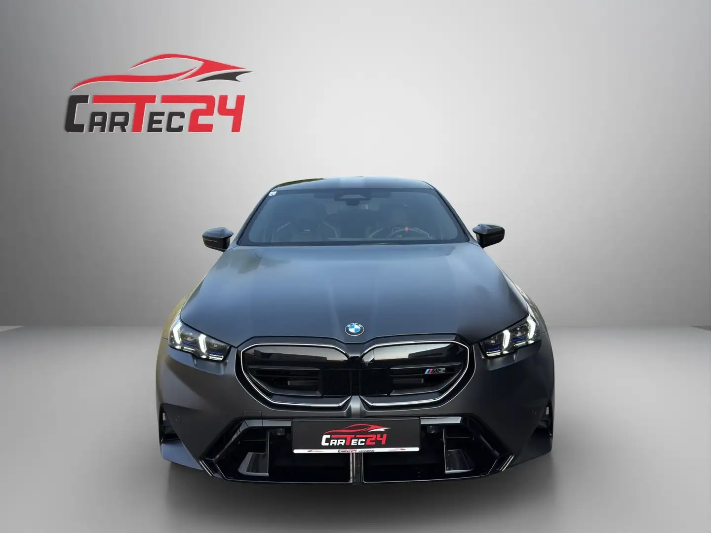 BMW M5 G90 Lim. *CARBON, 727PS, M-DRIVERS, B&W, INDIV.* Schwarz - 2