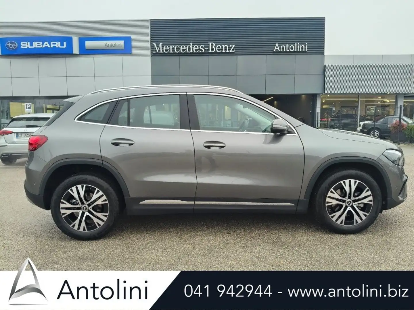 Mercedes-Benz GLA 180 Automatic Advanced Plus "SOLO 8.332 KM" Gris - 1