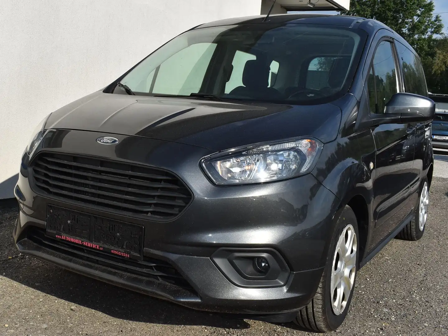 Ford Tourneo Courier Trend Grau - 1
