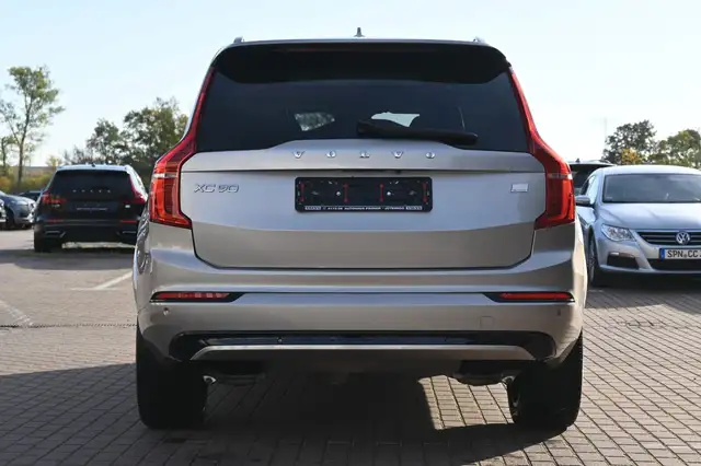 Volvo XC90 view 7