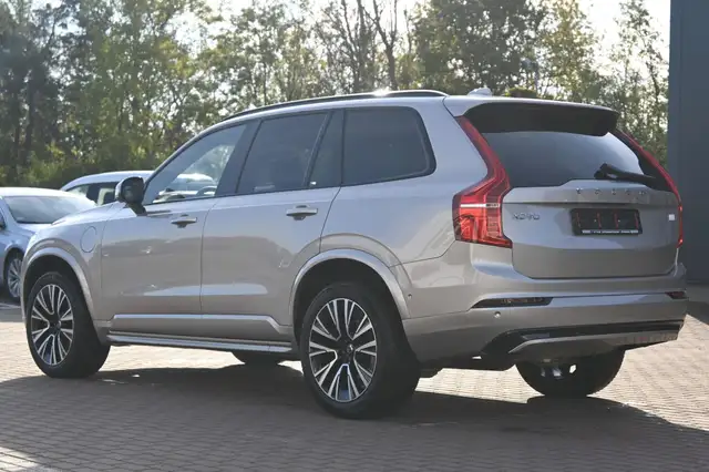 Volvo XC90 view 6