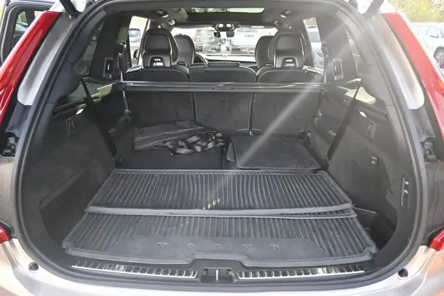 Volvo XC90 view 12