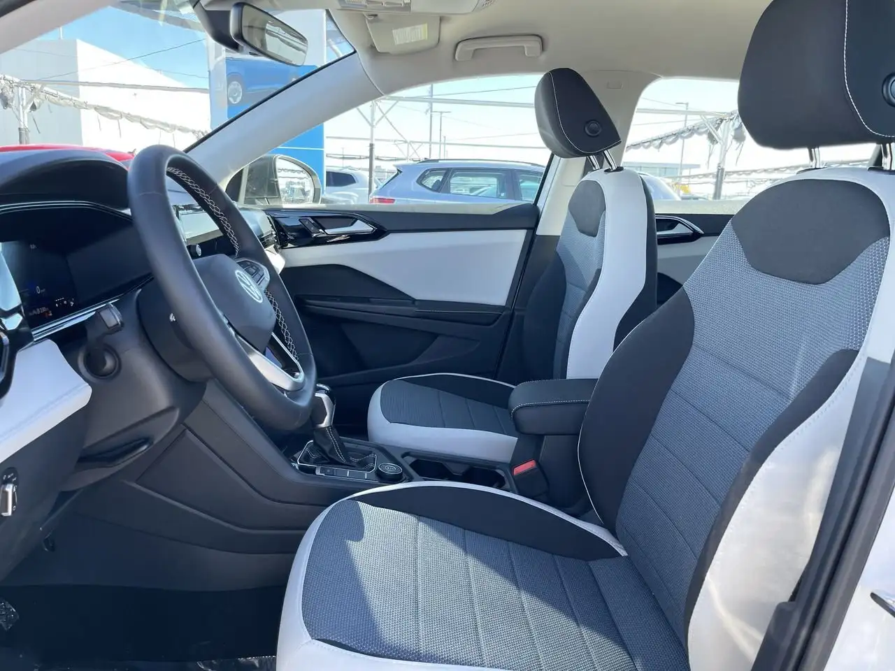 Volkswagen Taos снимка Volkswagen Taos
