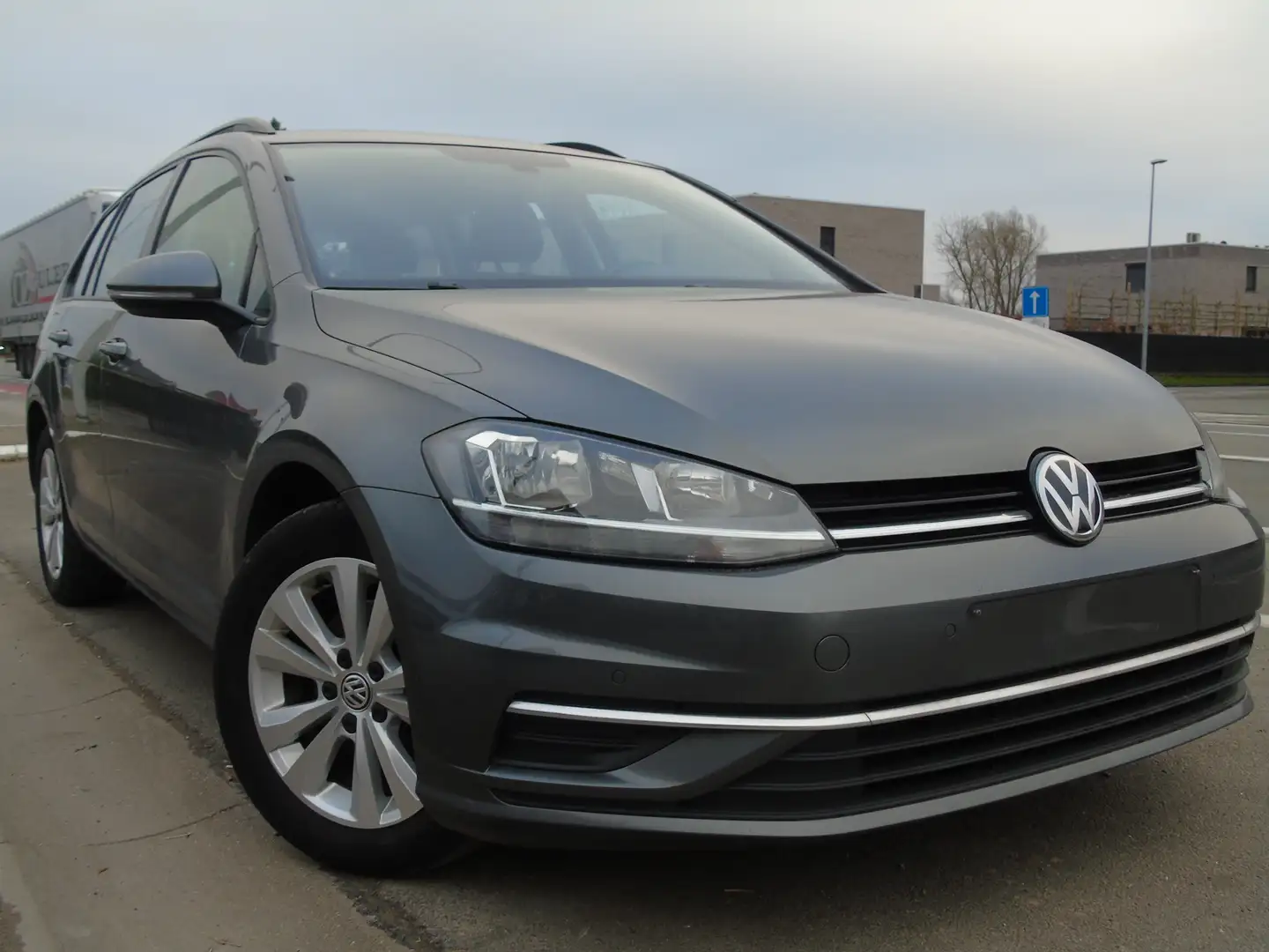 Volkswagen Golf Variant 7 SW 1.6 SCR TDi *NAVIGATIE*CAMERA LED*EURO 6d Grau - 1