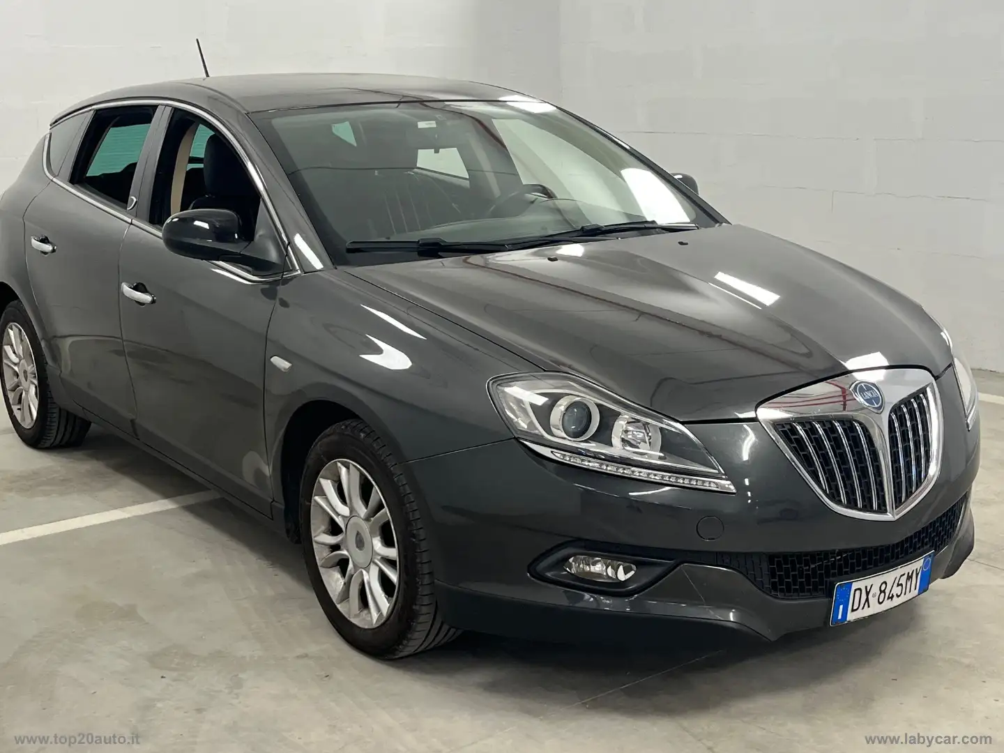 Lancia Delta 1.4 T-Jet 120 CV Argento Gris - 2