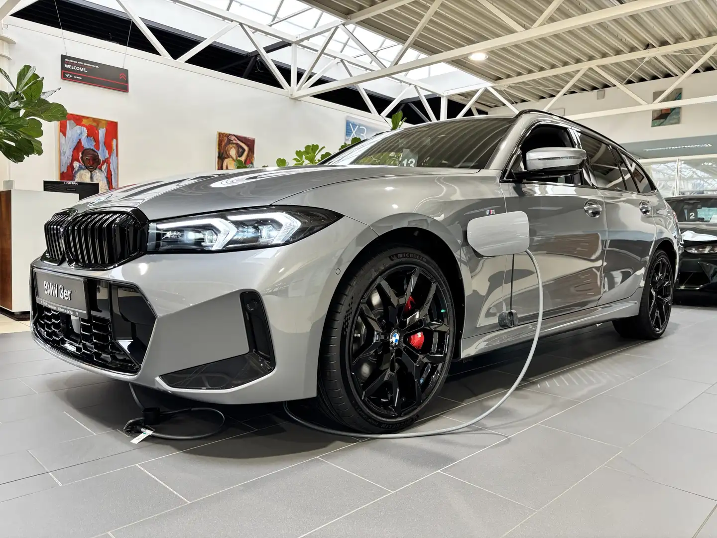 BMW 330 e M SportPro Head-Up 19" AHK h&k DrivingProf 360 Grau - 2