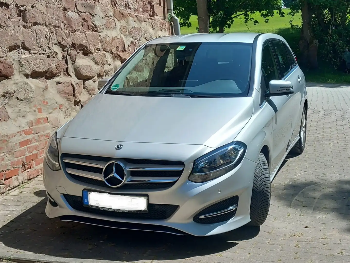 Mercedes-Benz B 180 Urban Style Business Navi SHZ Klima Gümüş rengi - 2