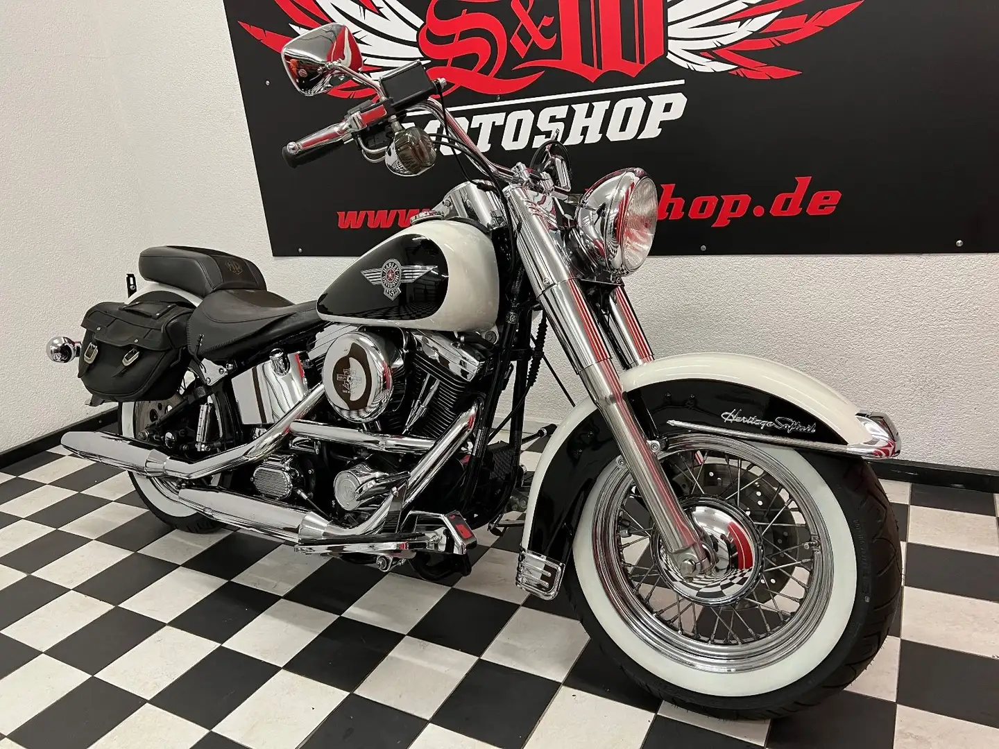 Harley-Davidson FLSTN Softail Heritage Special *Nostalgie* Weiß - 2