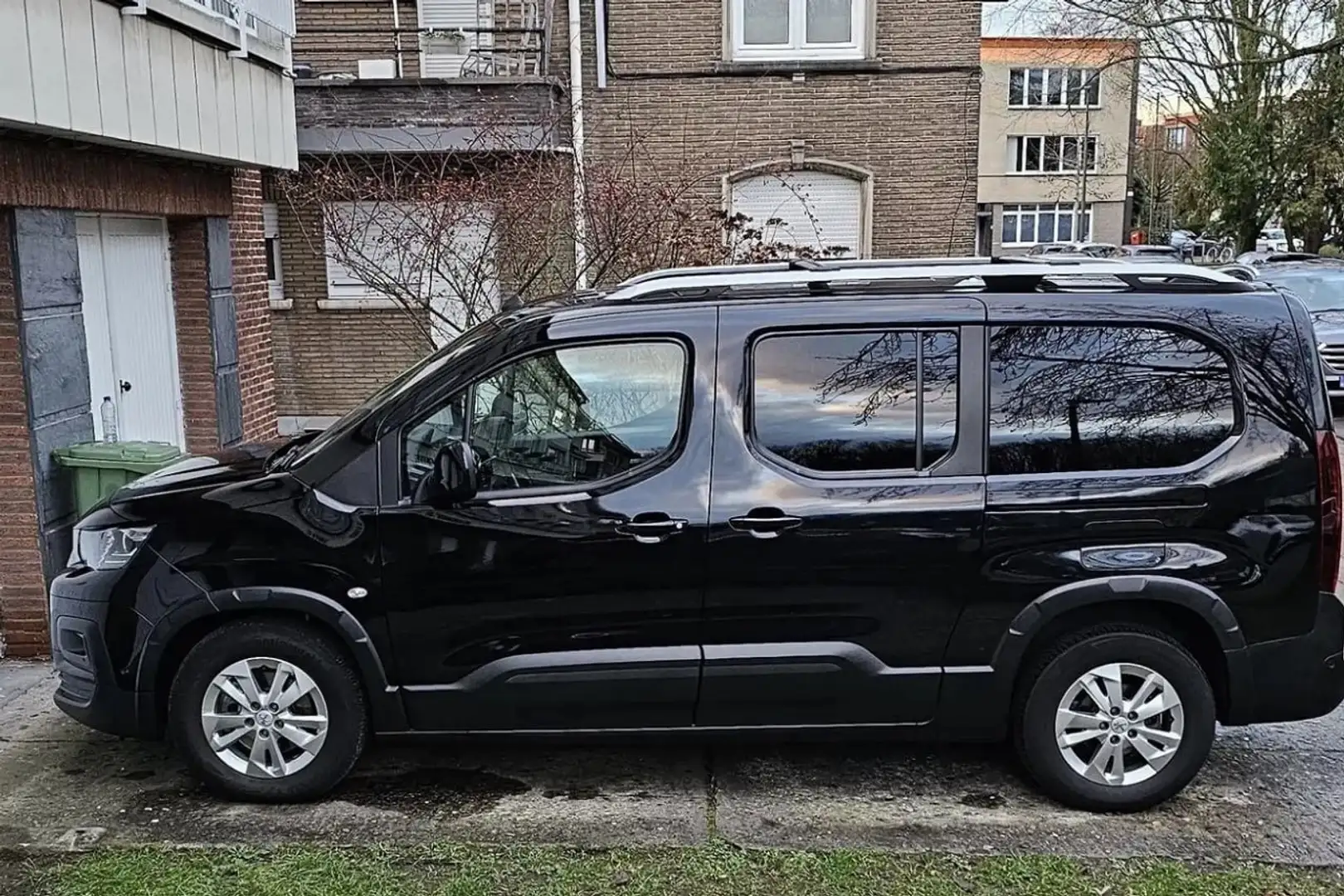 Peugeot Rifter PureTech 110 L2 Allure Noir - 1