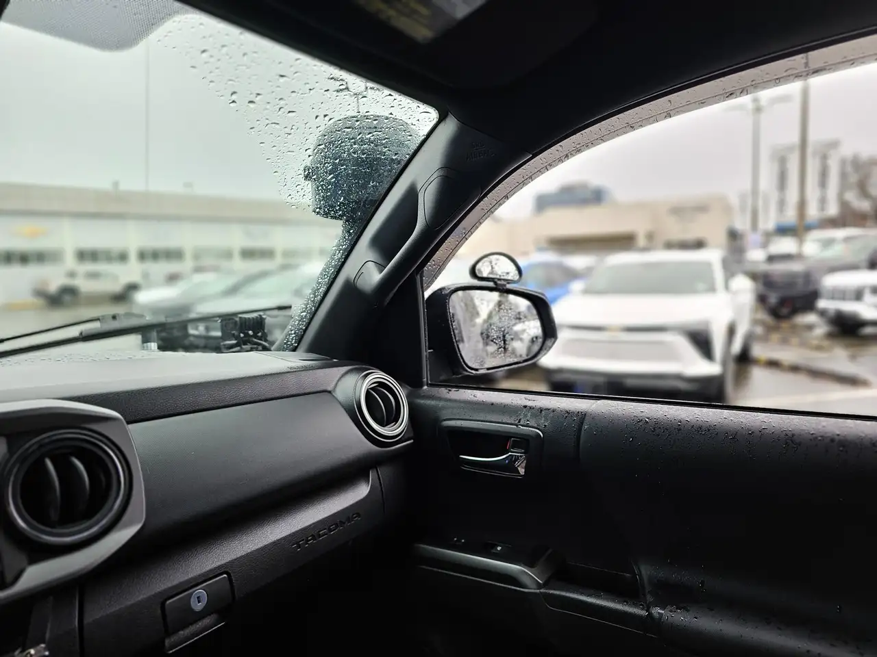 Toyota Tacoma снимка Toyota Tacoma