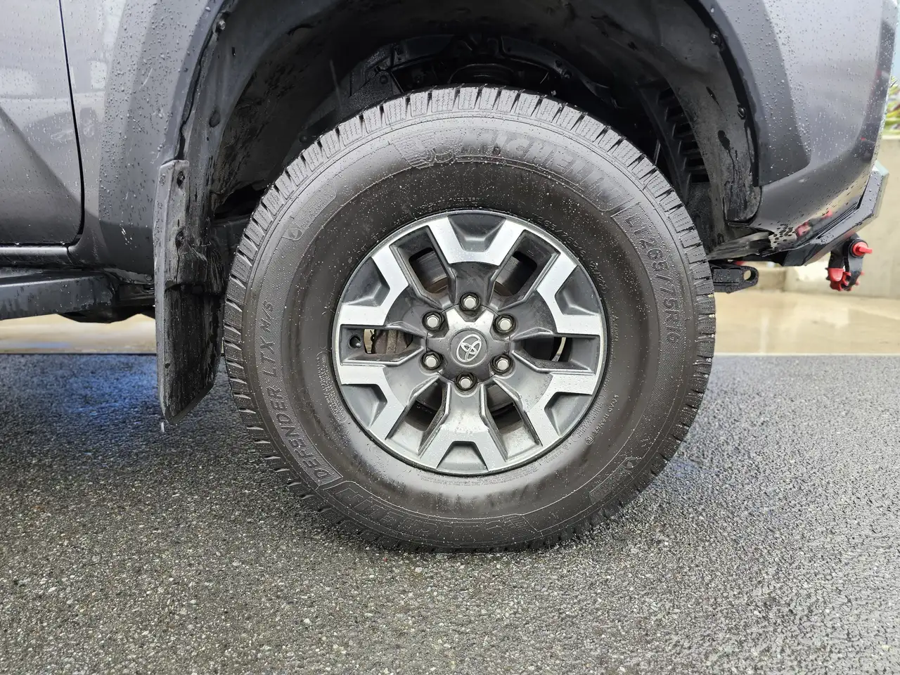 Toyota Tacoma снимка Toyota Tacoma