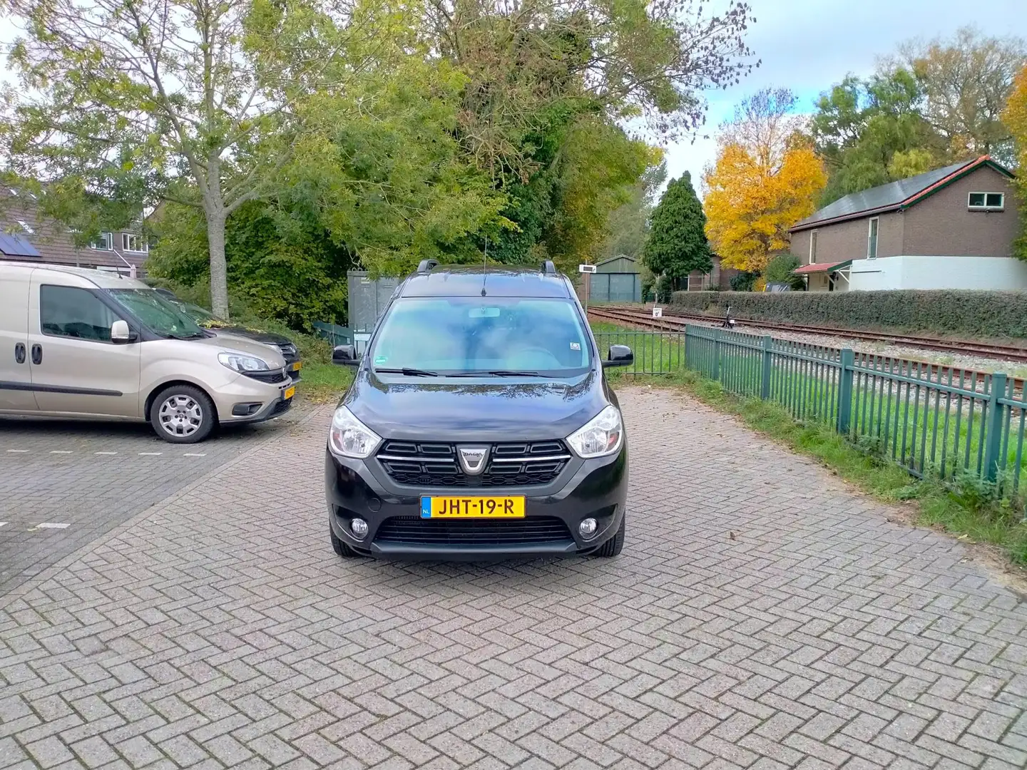 Dacia Dokker 1.2 TCe S&S Ambiance airco navi ALLINPRIJS Zwart - 2