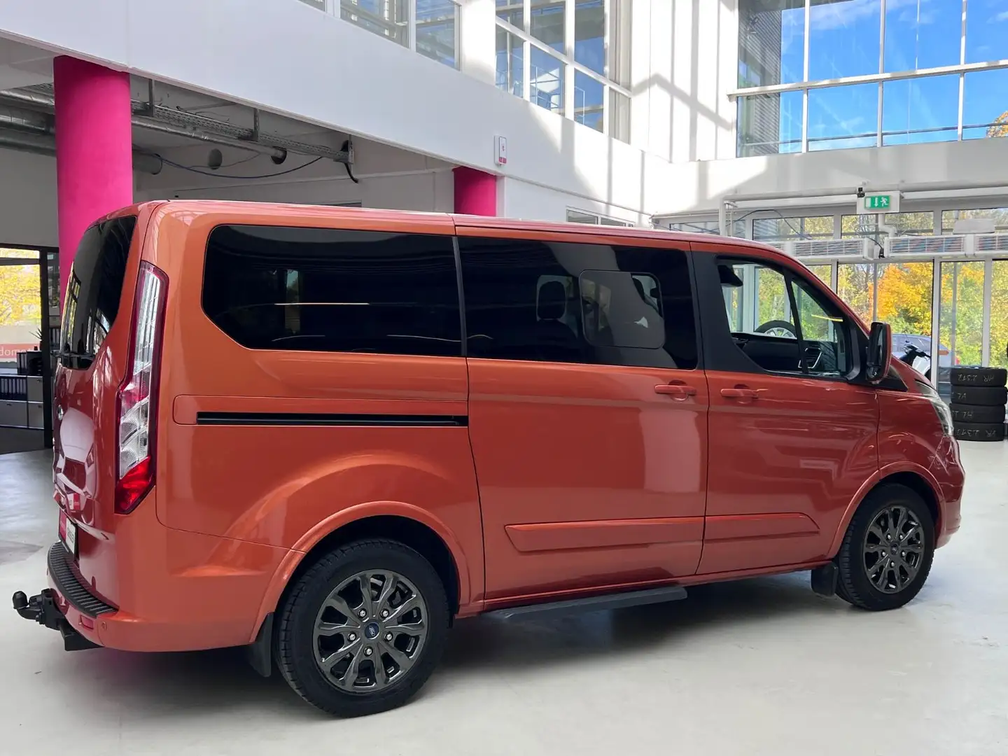 Ford Tourneo Custom Titanium X STANDHZG+AHK+ACC+APP Orange - 2