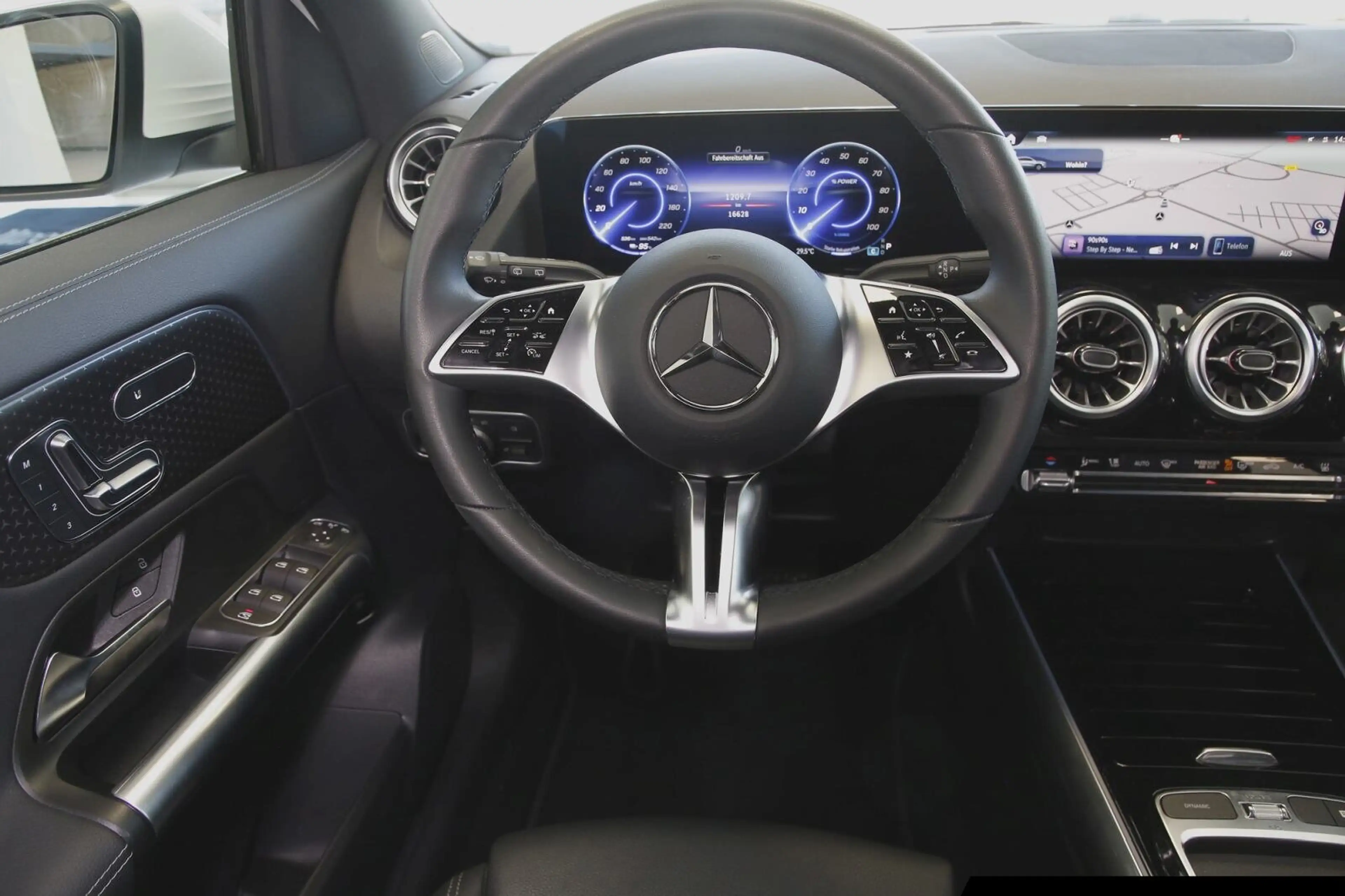Mercedes-Benz EQA 250 EQA 250+ Progressive LED/Totw./Winter-Paket/Rück — photo 12