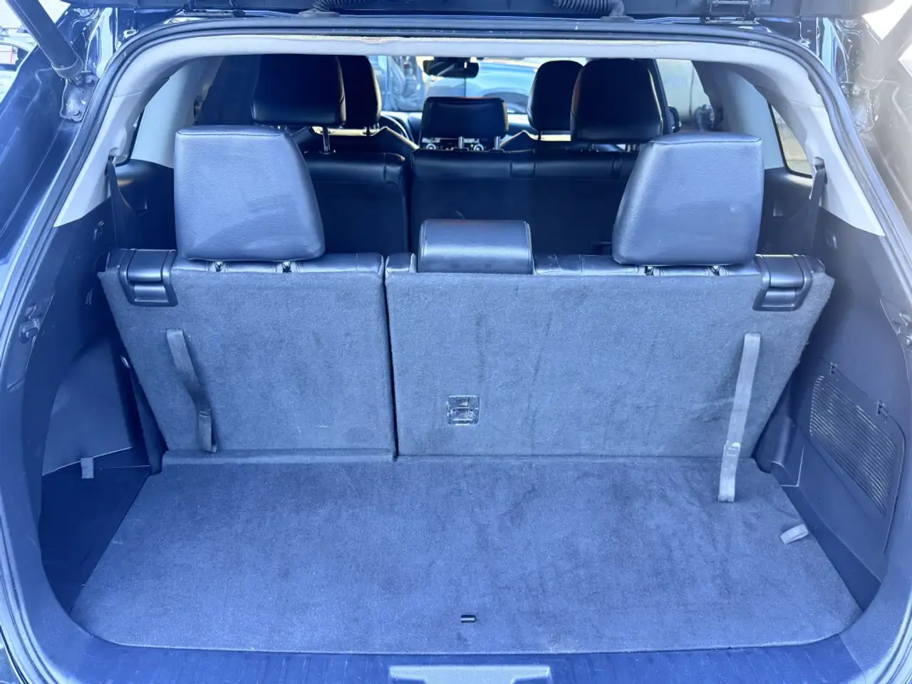 Toyota Highlander снимка Toyota Highlander