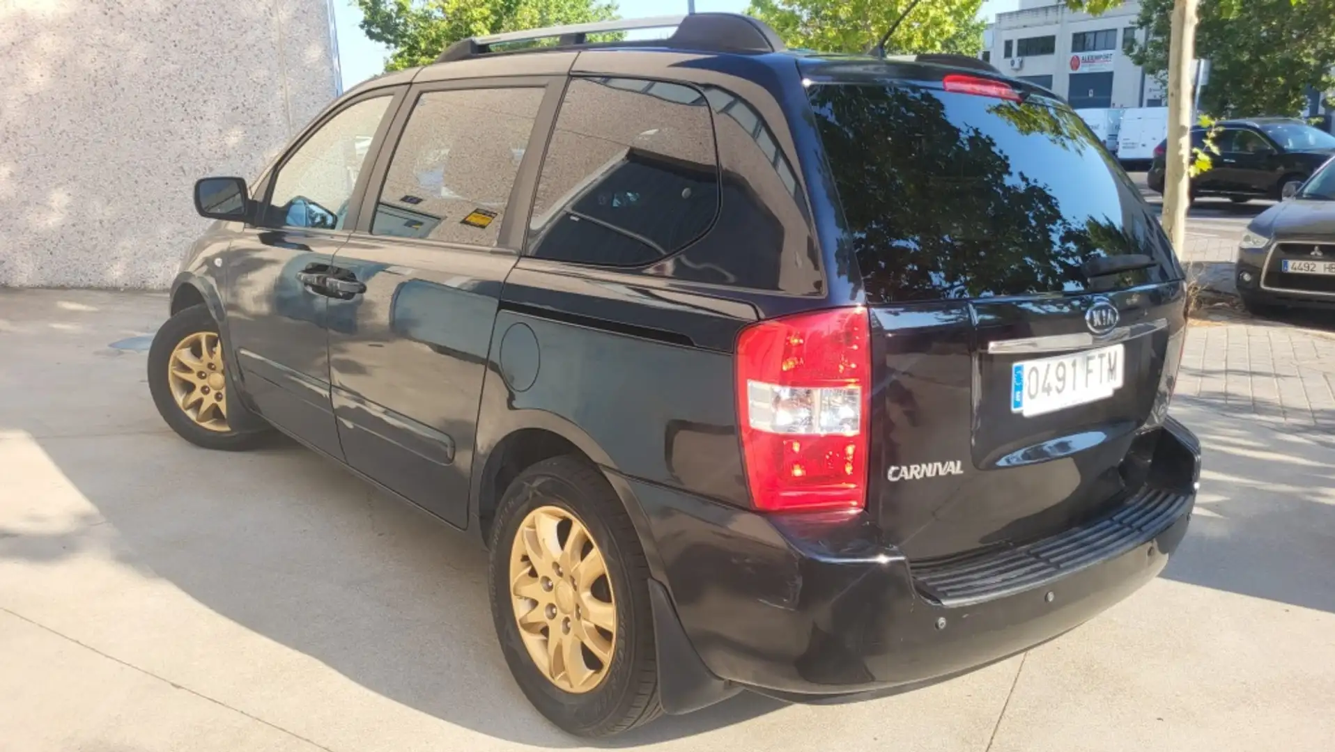 Kia Carnival 2.9CRDI EXI-Active Bleu - 2