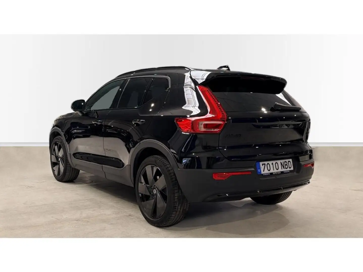Volvo XC40 B3 Black Edition Plus Aut. Negro - 2