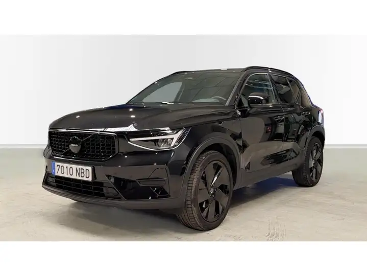 Volvo XC40 B3 (gasolina) Plus Dark Automático 2025