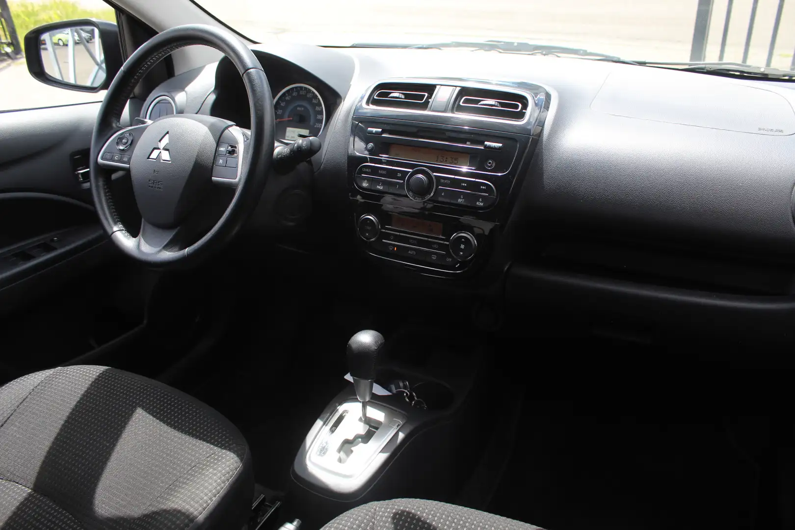 Mitsubishi Space Star 1.2 Intense AUTOMAAT/Keyless/Cruise control/Climat Grau - 2