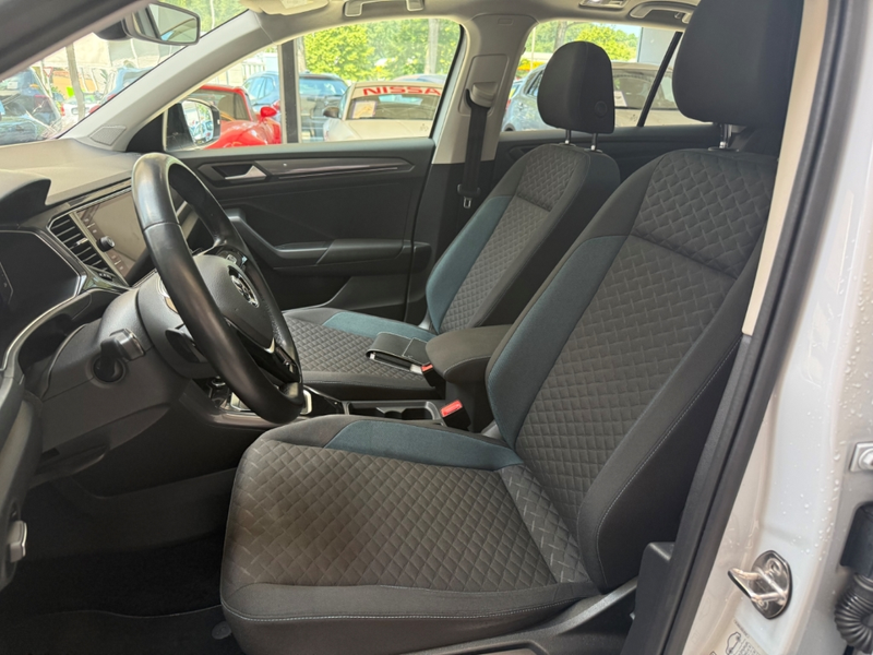 Volkswagen T-Roc IQ.DRIVE Scheckheft 2.Hand El. Panodach Navi LED D — photo 12