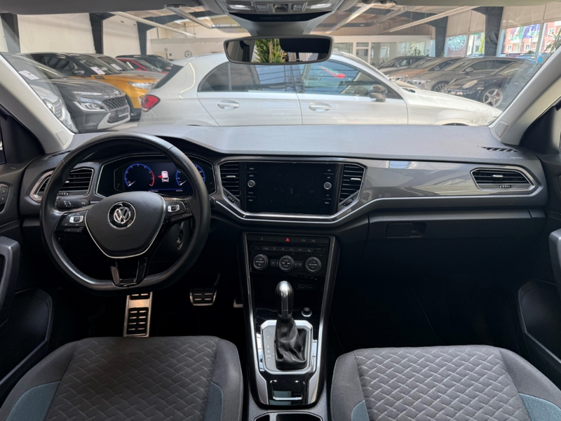 Volkswagen T-Roc IQ.DRIVE Scheckheft 2.Hand El. Panodach Navi LED D — photo 10
