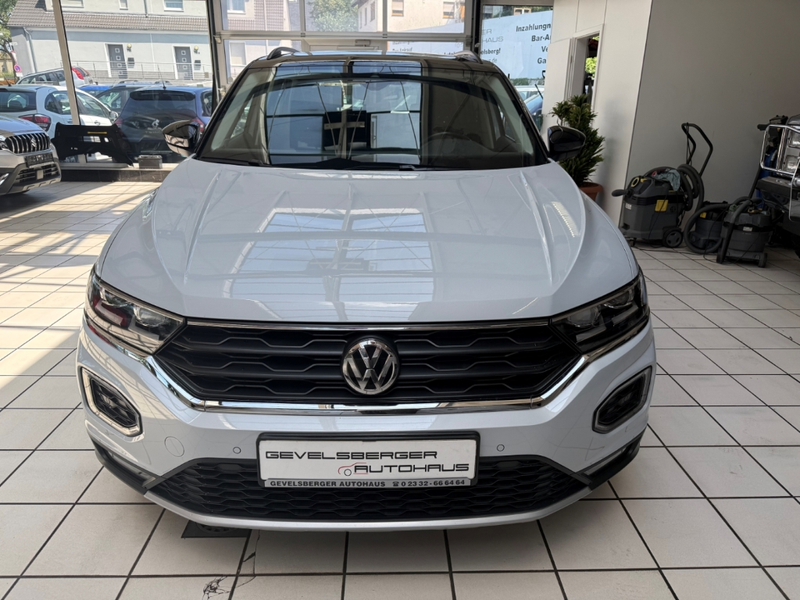 Volkswagen T-Roc IQ.DRIVE Scheckheft 2.Hand El. Panodach Navi LED D — photo 2