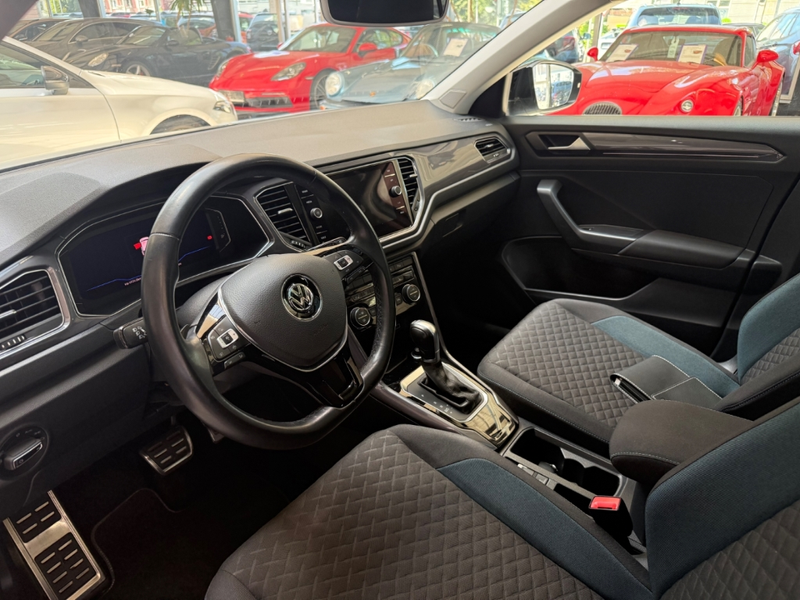 Volkswagen T-Roc IQ.DRIVE Scheckheft 2.Hand El. Panodach Navi LED D — photo 9