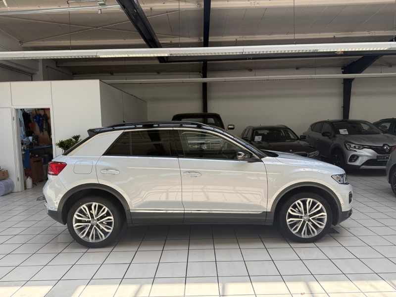 Volkswagen T-Roc IQ.DRIVE Scheckheft 2.Hand El. Panodach Navi LED D — photo 4