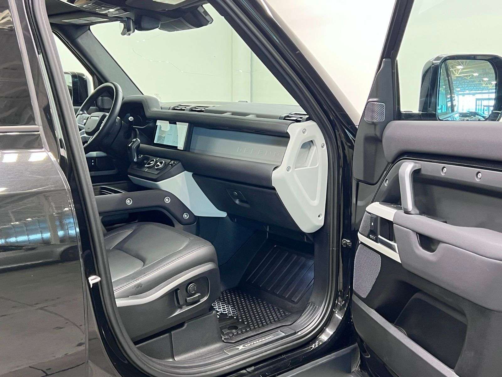 2023 Land Rover Defender P400 X-DYNAMIC SE | AIR SUSPENSION thumb 28